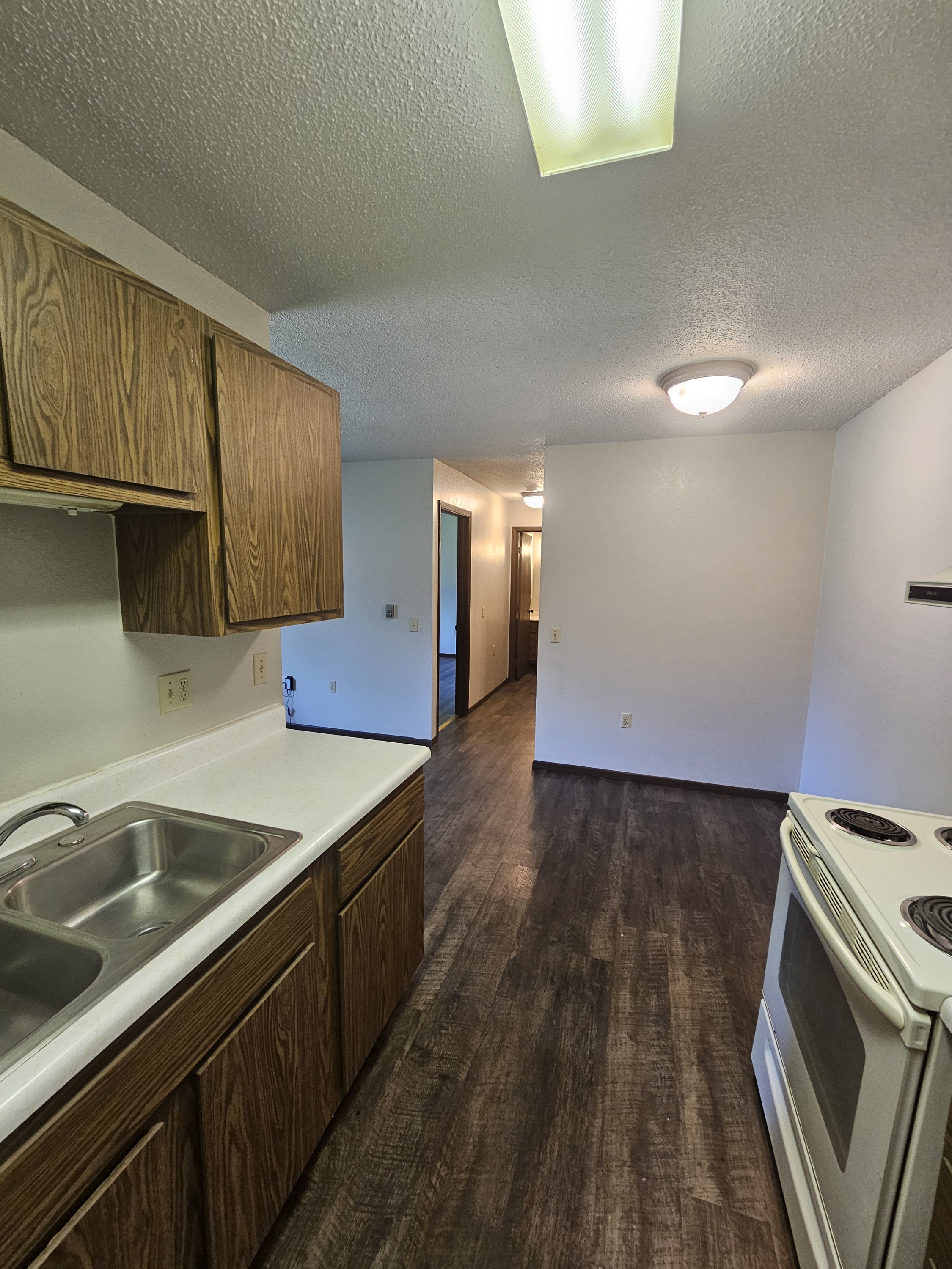 551 Lakeview Road - 1